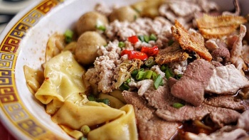 吊橋頭大華豬肉粿條面 (Hill Street Tai Hwa Pork Noodle) 的一碗肉脞面