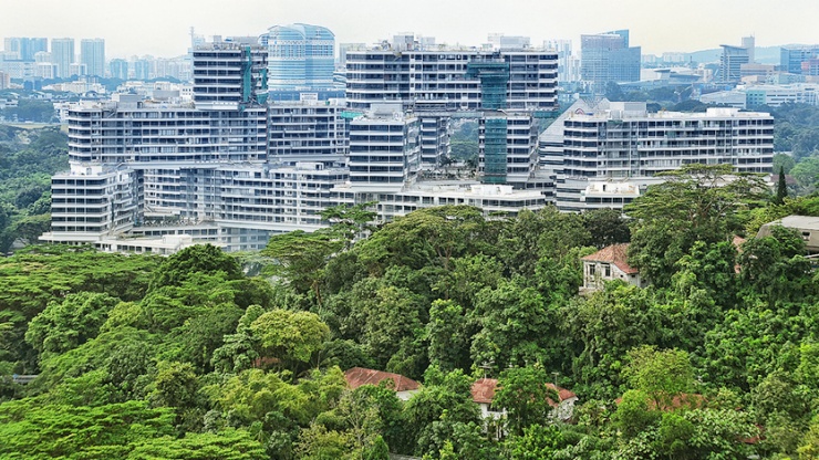 翠城新(xīn)景在高空俯拍下坐(zuò)擁一片蔥郁