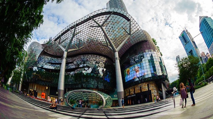 愛雍·烏節購(gòu)物(wù)中(zhōng)心 (ION Orchard) 内景的廣角鏡頭